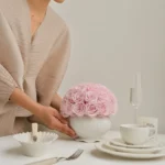 Pink roses 34 flowers porcelain bloom porcelain vase_01.webp