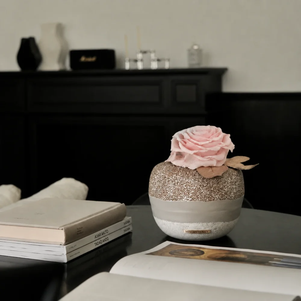 Pink roses glass charm glass vase_02.webp