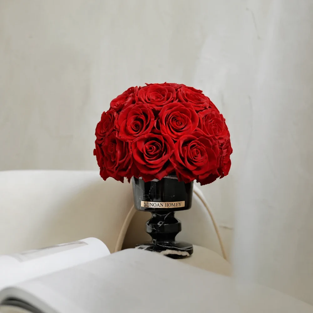 Red roses jade marble vase_06.webp