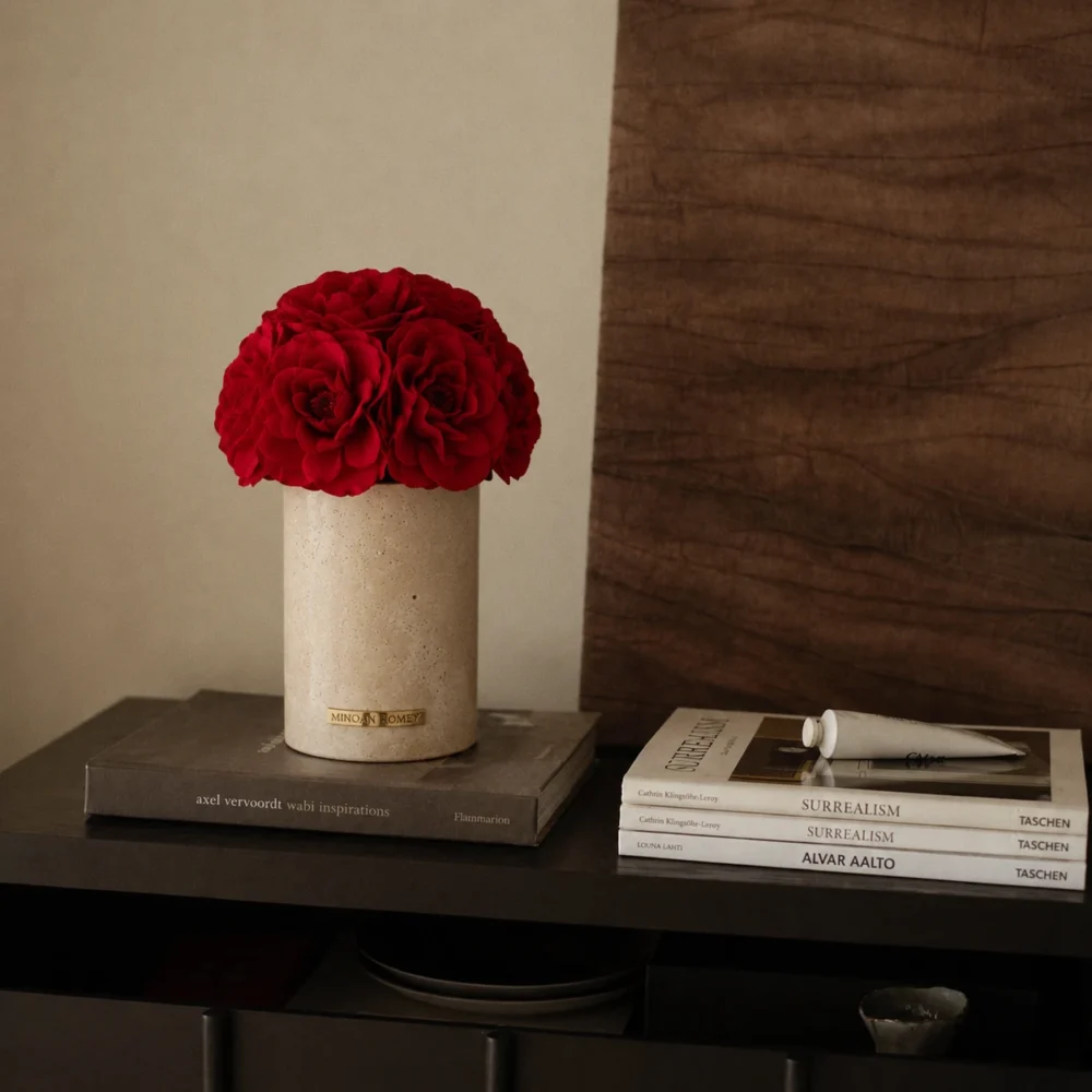 Red roses travertine series terre travertine vase_04.webp