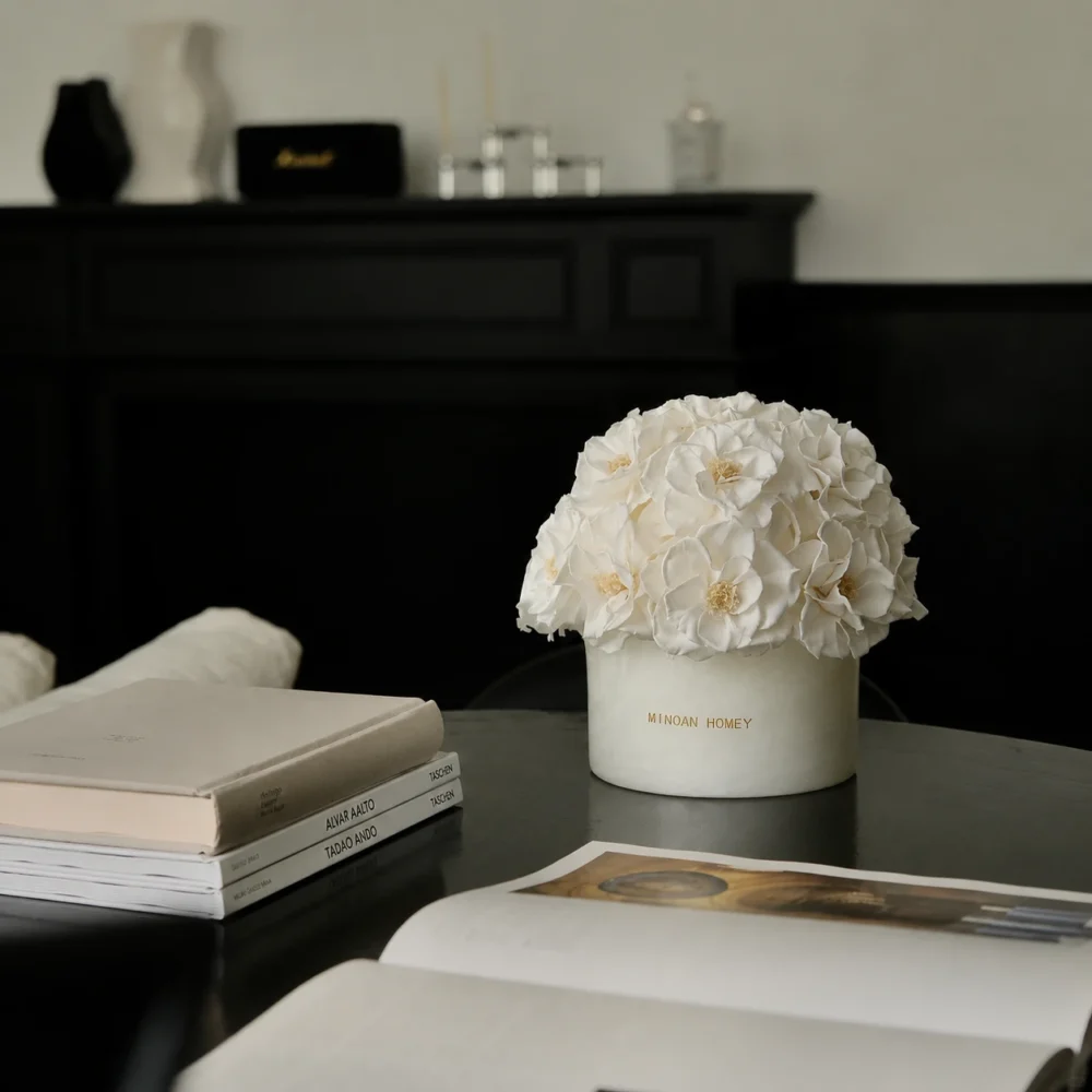 White roses jade serenity marble jade vase_06.webp