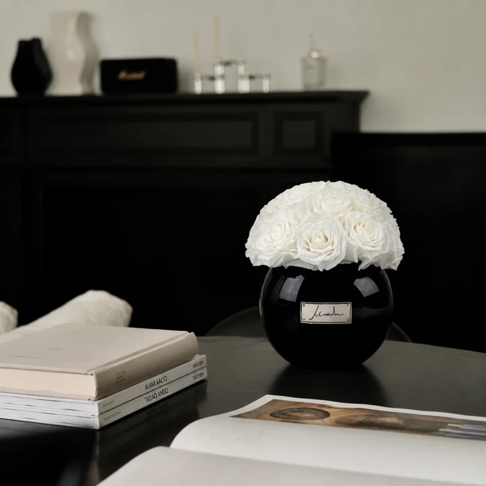 White Moonlight Preserved Roses in Vase _05.webp