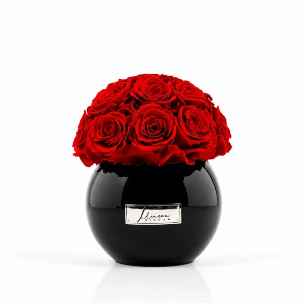 Red_Wedding_bloom_preserved_roses.webp